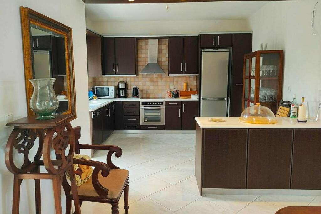 Peggy'S Lux Apartment Karavomylos Ngoại thất bức ảnh