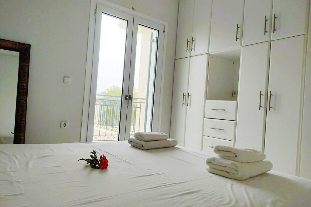 Peggy'S Lux Apartment Karavomylos Ngoại thất bức ảnh